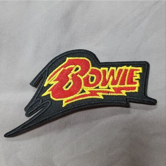 Iconic David Bowie embroidered iron on patch - Ziggy Stardust Lightning design - Picture 1 of 7